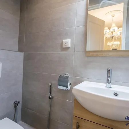3 Bedrooms Luxury And Space Champs Elysees Paris