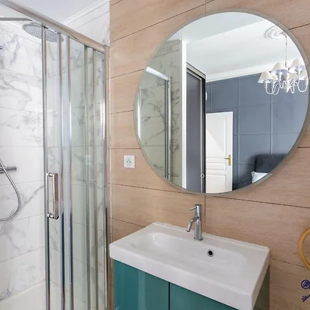 3 Bedrooms Luxury And Space Champs Elysees Apartment Paris